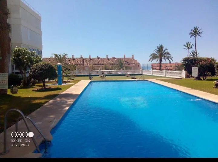 Apartmán Los Cisnes Beach Studio 100M Playa Benalmádena 0*,